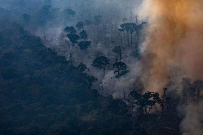 Queimadas na Amazônia compremetem cenário nacional com nuvens de fumaça. Foto: Victor Moriyama/Getty Images